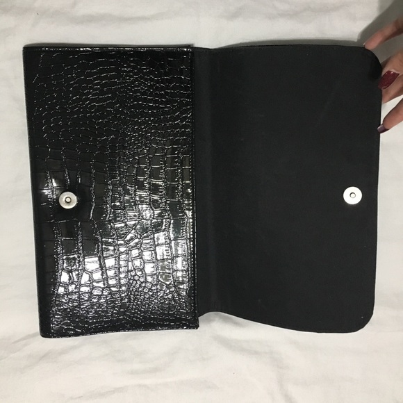 Black Crocodile Print Clutch - Picture 2 of 4